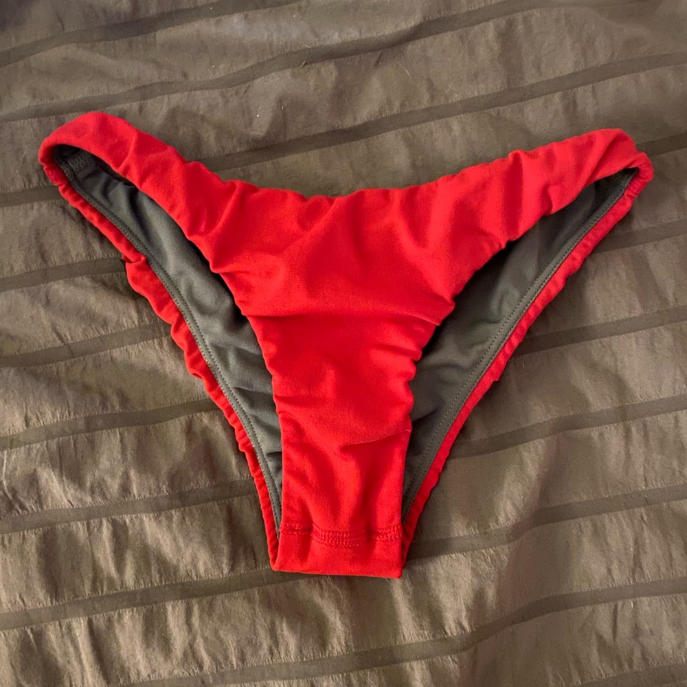 Red Jolyn Hermosa Bottoms Size Medium